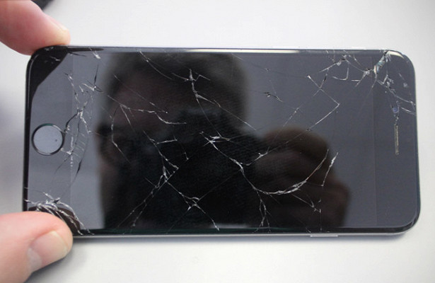 Сколы и трещины на экране и корпусе iPhone